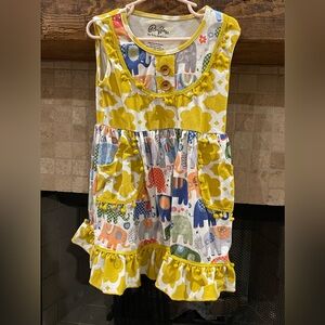 Ruffles Size: 5-6 Y Worn once!